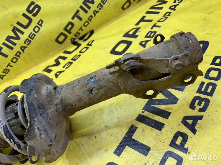 Стойка передняя правая Volkswagen Polo 3