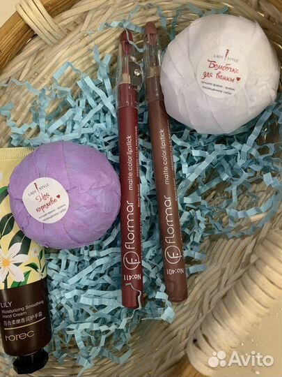 Подарочный бокс девушке. Подарчный набор девушке