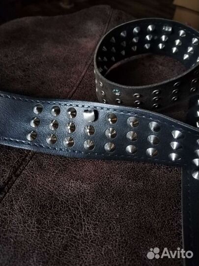 Мужской кожаный ремень с шипами