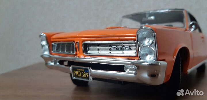 Модель Pontiac gto 1965 1/18 maisto