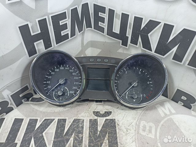 Приборная панель Mercedes W251