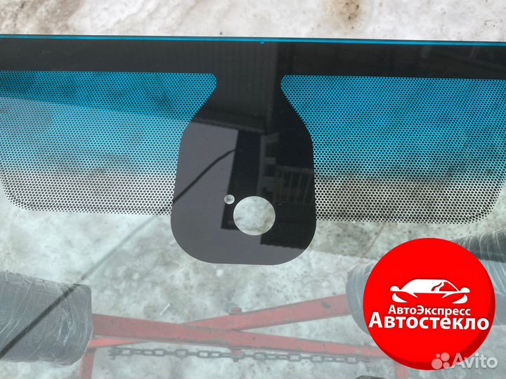 Лобовое стекло Toyota Avensis II (T250)