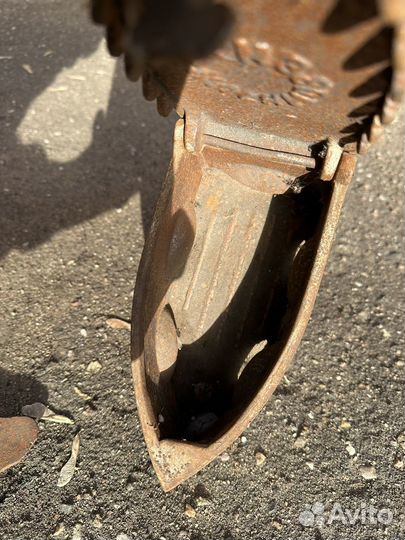 Утюг старинный чугунный угольный