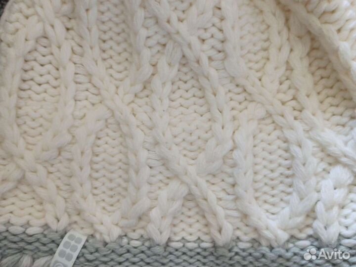 Шапка белая с ушками