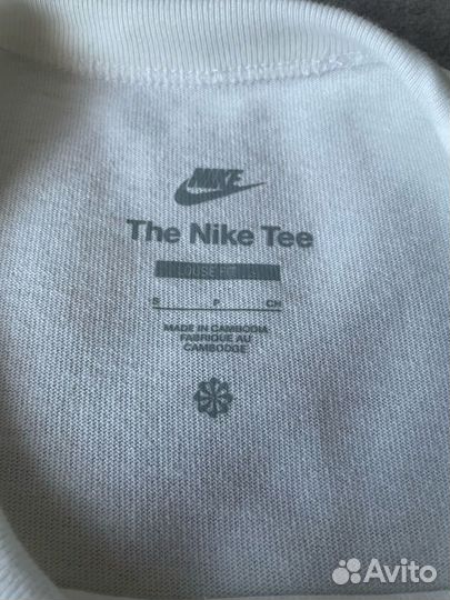 Футболка The nike tee