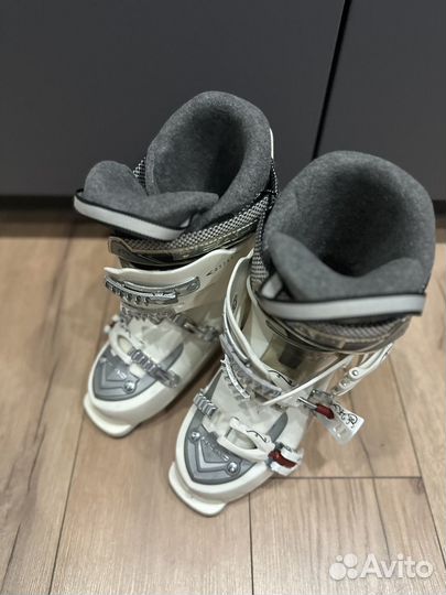 Горнолыжные ботинки женские