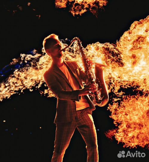 Саксофонист