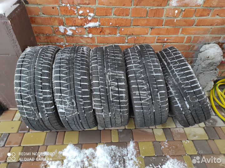 Bridgestone Blizzak Revo GZ 225/50 R17 94Q