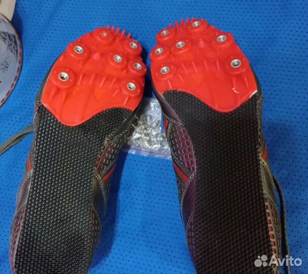 Шиповки, кроссовки шипованные