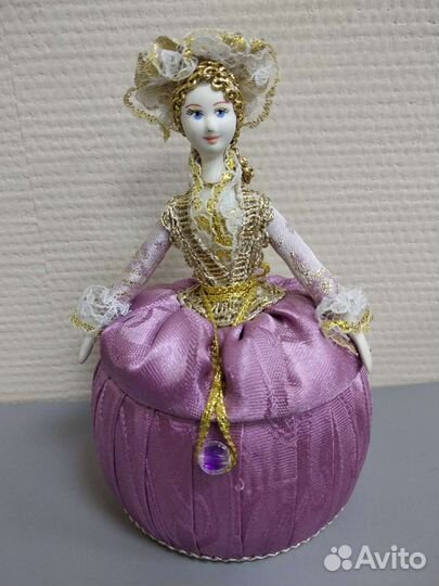 Фарфоровая шкатулка