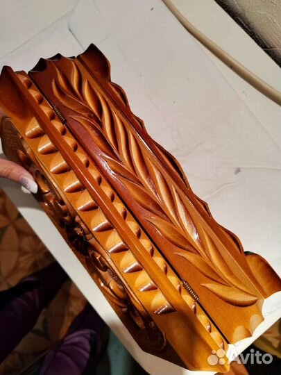 Деревянная шкатулка резная