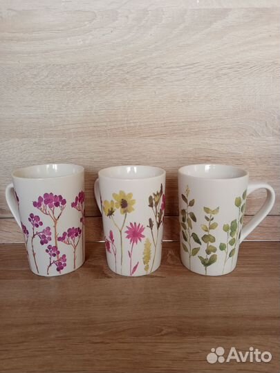 Кружки чайные, сахарница