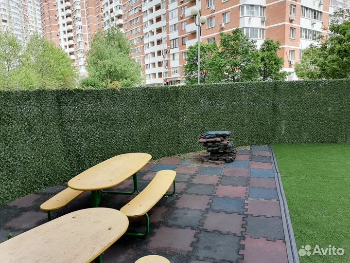 Забор из искусственной травы