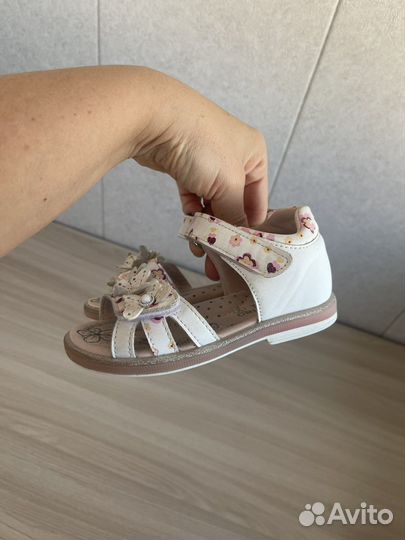 Босоножки для девочки