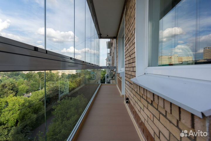 Безрамное раздвижное остекление