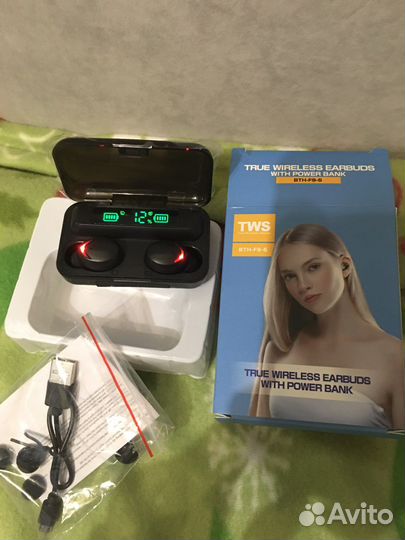 Беспроводные наушники с функцией power bank