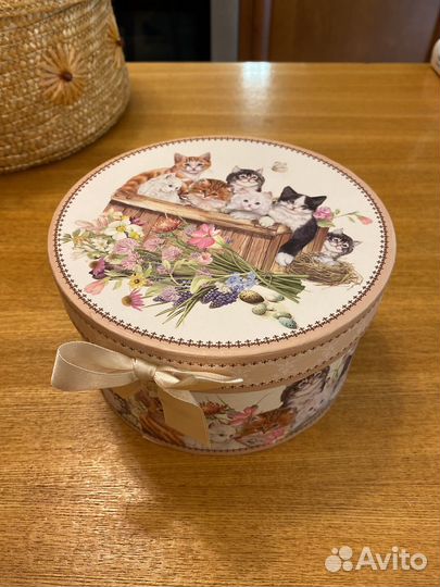 Корзина и коробка