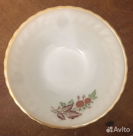 Часть скрвиза из опалового стекла