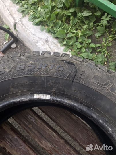 Goodyear Ultragrip 600 215/65 R16 98T