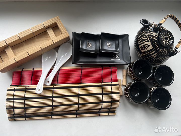 Набор посуды для суши и роллов