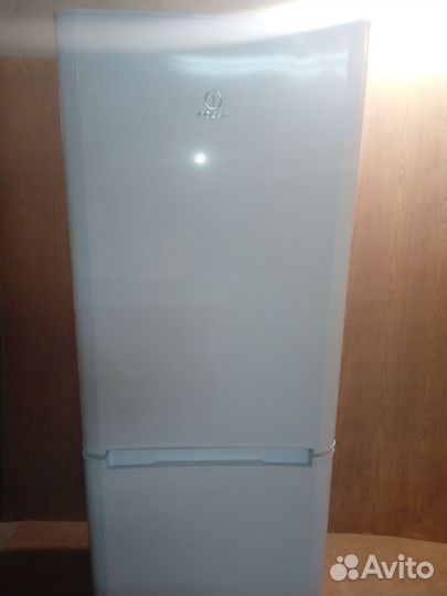 Холодильник Indesit. Доставка
