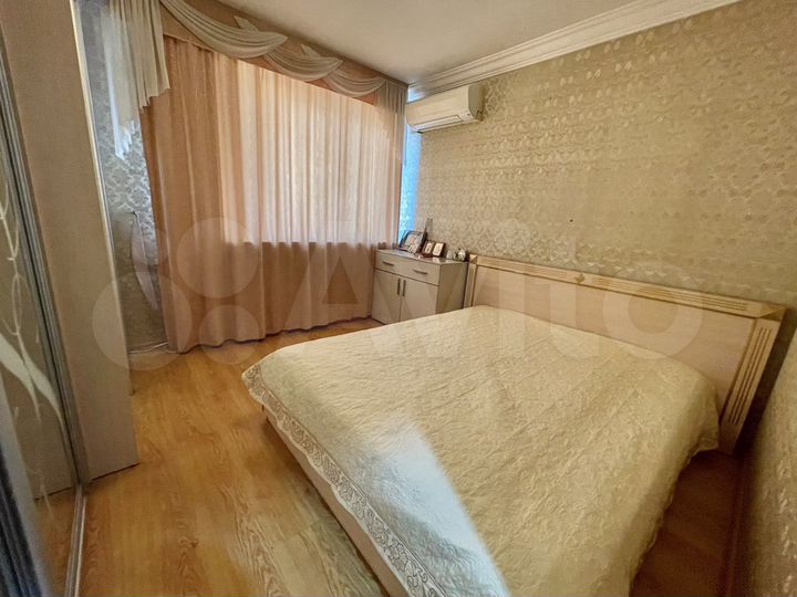 Дом 221 м² на участке 5 сот.