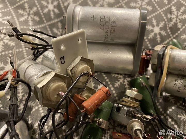 Внутрянка От Блока Питания Ломо 19А19