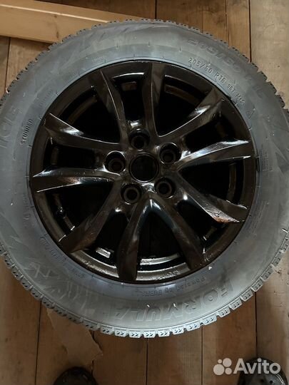 Продаю литые диски с зимней резиной r16