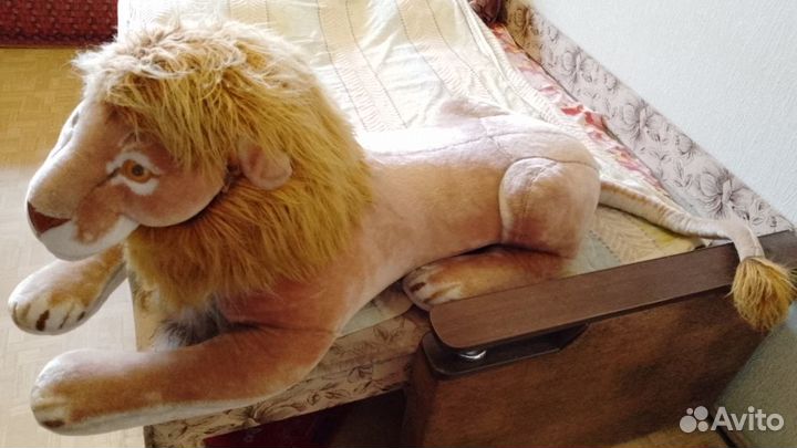 Игрушечный лев