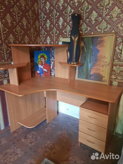 Компьютерный стол