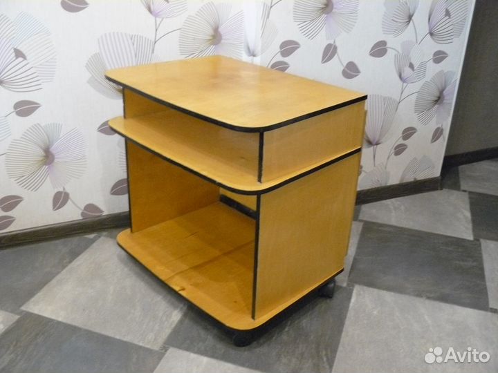 Тумбочка под телевизор б/у