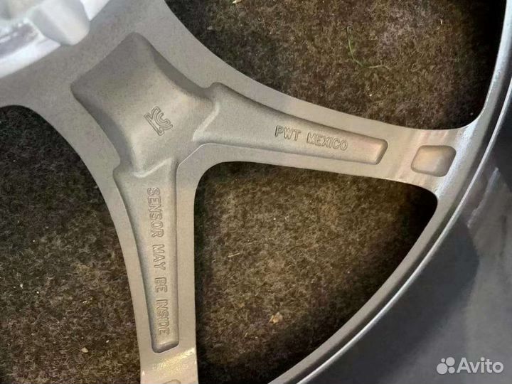 Оригинал Литые диски Tesla 3 Перформанс r19