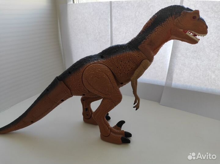 Динозавры игрушки