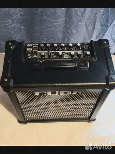 Комбоусилитель для электрогитары Roland cube 40GX