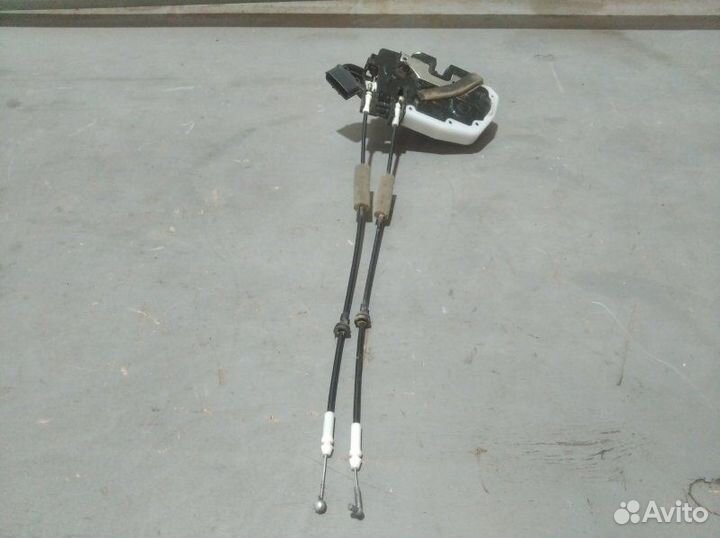 Замок боковой двери задний левый Nissan Almera