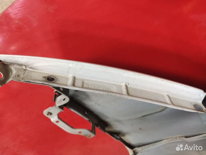 Крыло переднее правое Toyota Estima