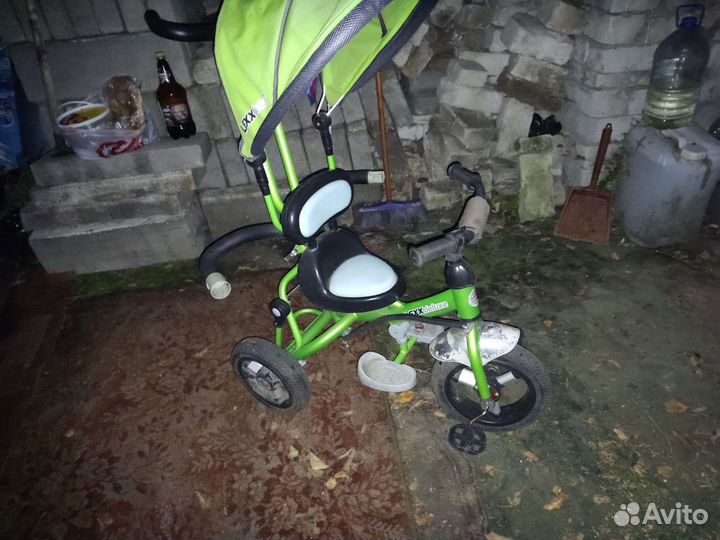 Детский велосипед с ручкой