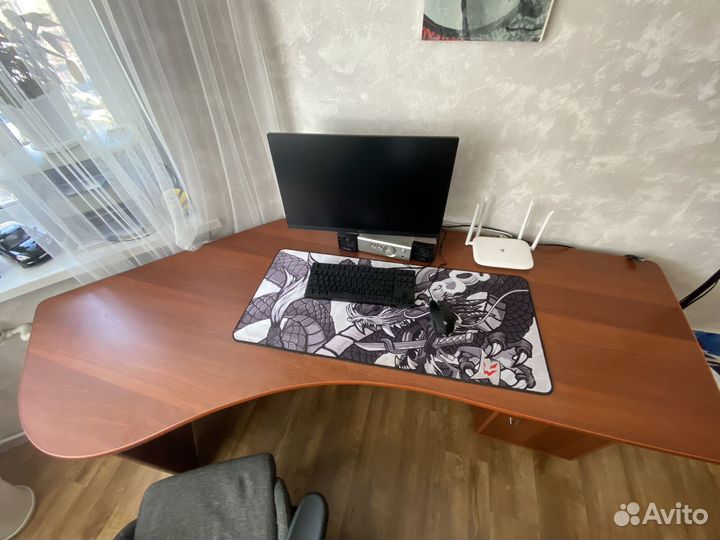 Компьютерный стол