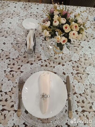 Сервировочные салфетки (4шт.в комплекте+1поменьше)