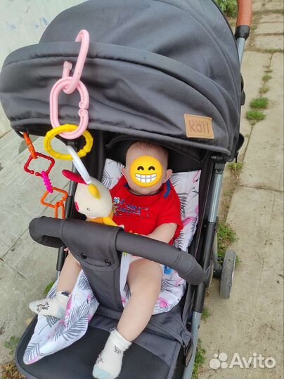 Прогулочная коляска новая
