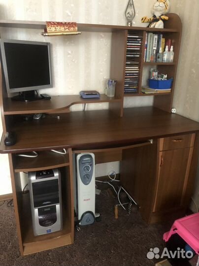 Стол компьютерный