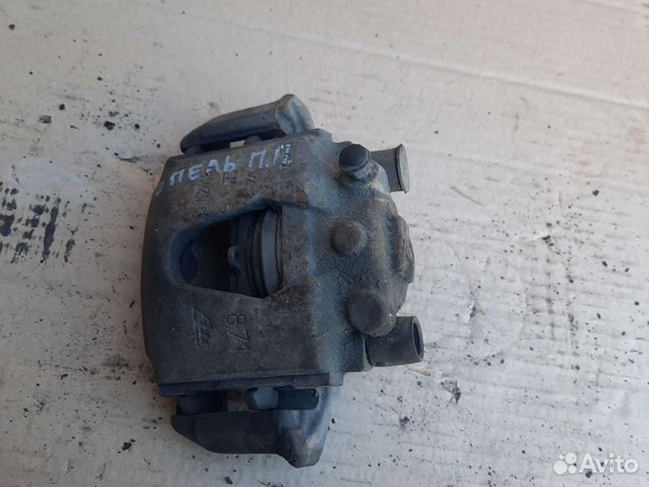 Передний правый суппорт opel astra f