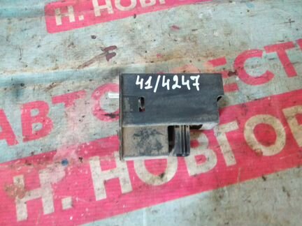 Механизм открывания лючка бензобака Форд Фокус 2