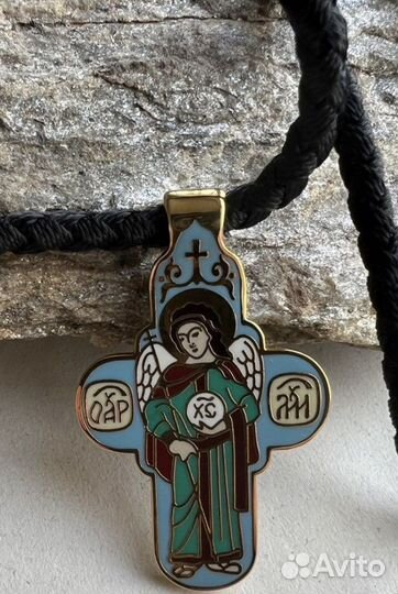 Крест и гайтан