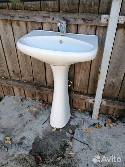 Раковина на ножке бу