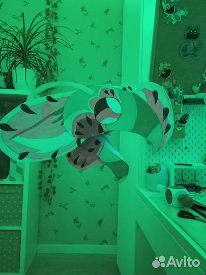 Дракон из бумаги на руку