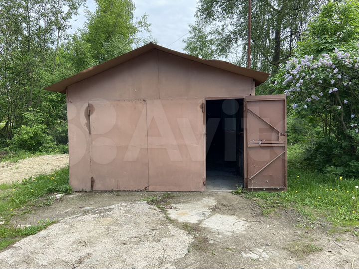 Гараж, > 30 м²