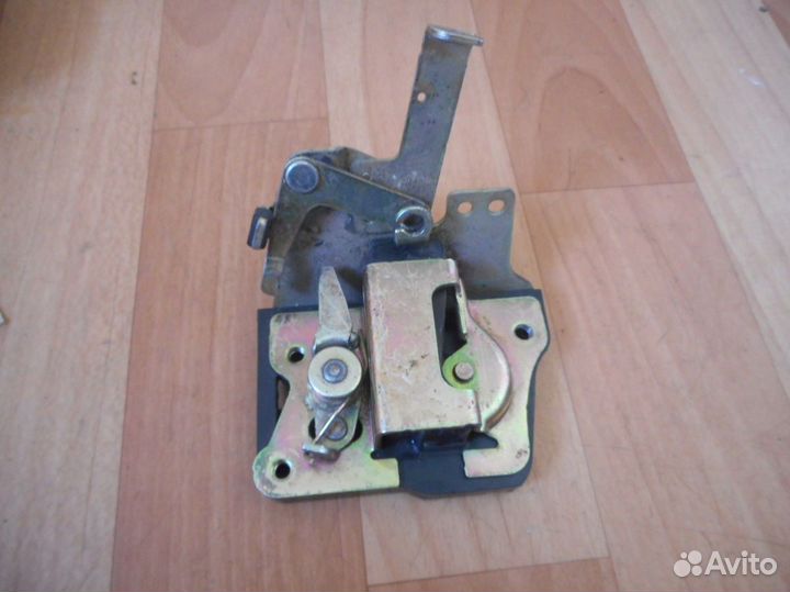 Замок двери сдвижной левой Toyota Lite Ace (96-07 года) KR41,KR42,KR52,CR41, CR51,CR42,CR52