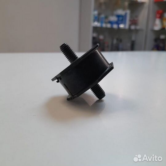 Крепеж радиатора (демпфер) HD65/72/78/120/County