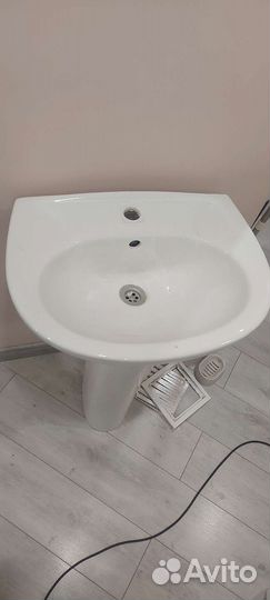 Раковина с пьедесталом бу